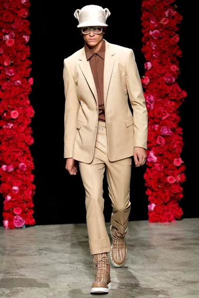 Look 37